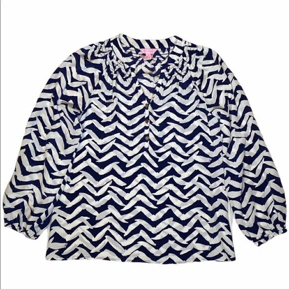 Lilly Pulitzer Elsa Silk Top in Navy & White
Seagull Print - Picture 6 of 16